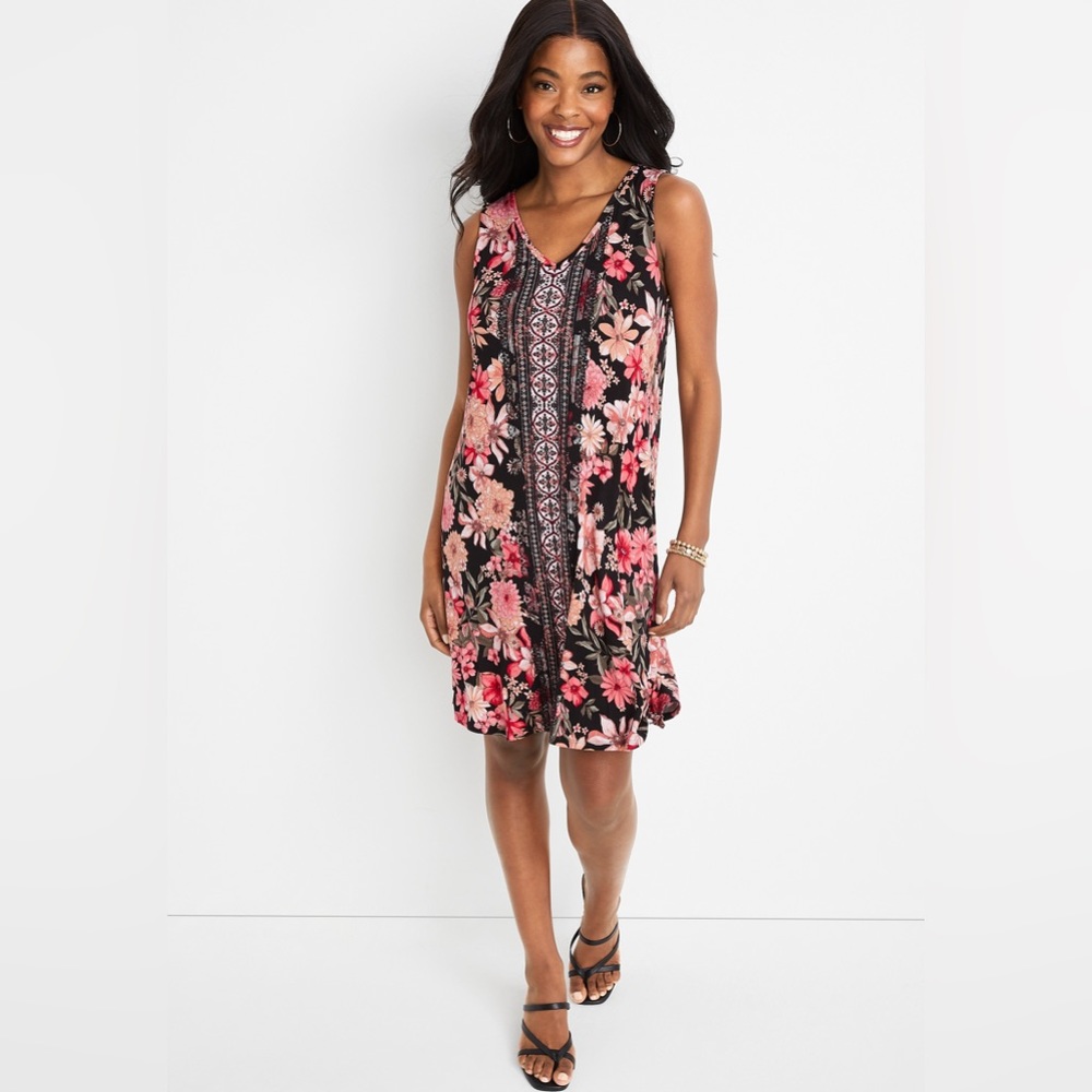 EUC Maurices 24/7 Black Floral V-Neck Mini Dress